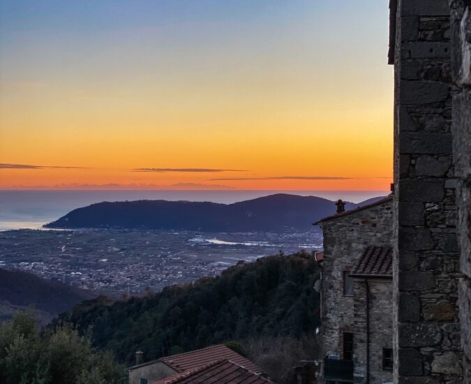 UNA NOTTE AL CASTELLO E UN GIORNO IN LUNIGIANA