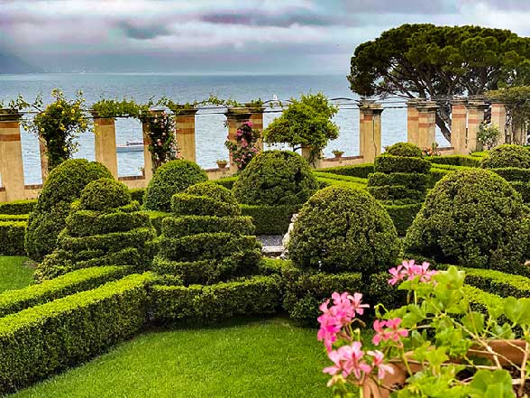 Giardino italiano a picco sul mare de la cervara a santa margherita ligure